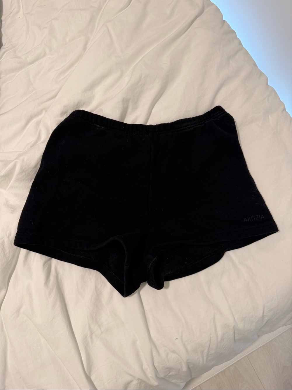Aritzia Black Sweatfleece Perfect Fit Shorts